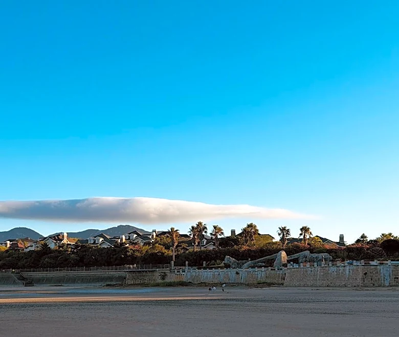 Southern California Heats Up with Mountain Storm Risk