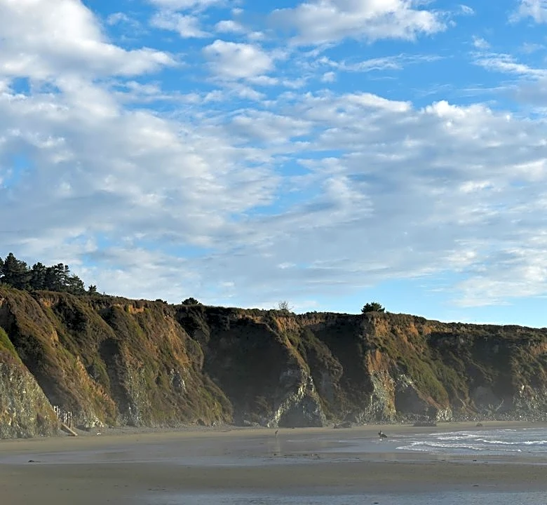 El Niño-driven Kelvin Wave to Elevate Sea Levels Along California Coast