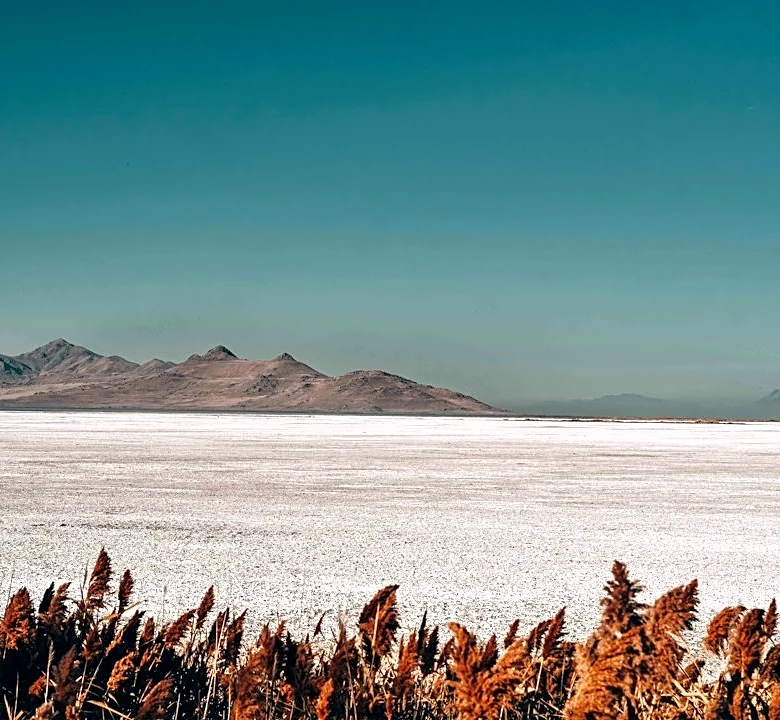 Salt Lake City Sees Mild Weather at 24°C (75°F)