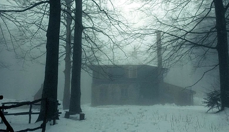Understanding the Role of Weather in Haunted House Experiences