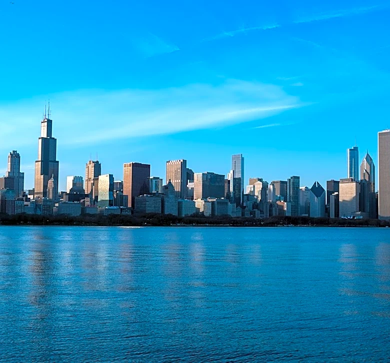 Unseasonable 80s Heatwave Hits Chicago in October