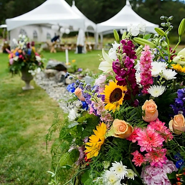 How to Plan an Outdoor Wedding in Fall Weather