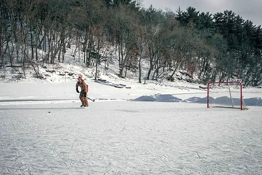 How to Stay Warm While Playing Sports in Cold Weather
