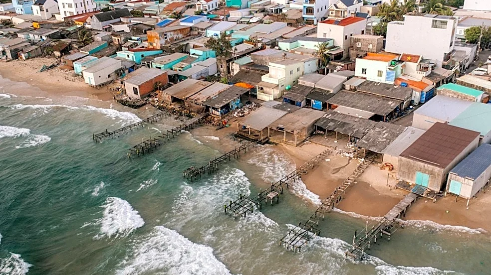 East Coast Braces for High Winds, Flooding as Storm Develops