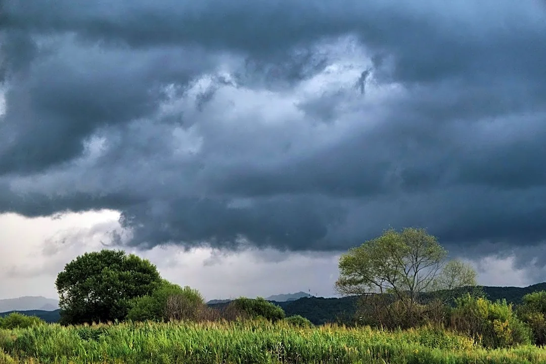 Understanding Cold Fronts: How They Impact Weather and Safety