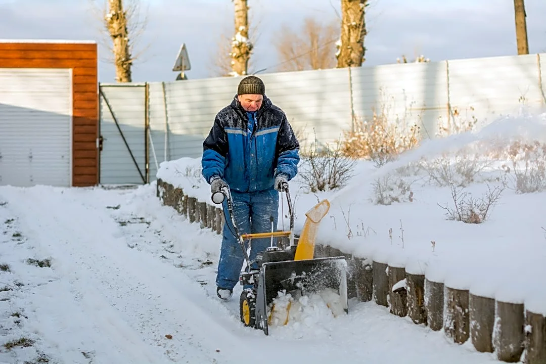 Why Snow Shoveling Services Are a Winter Lifesaver
