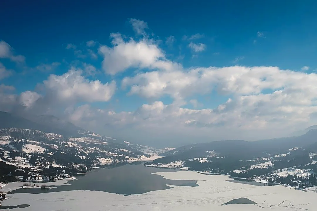 Understanding Lake-Effect Snow: How It Forms and Its Impact