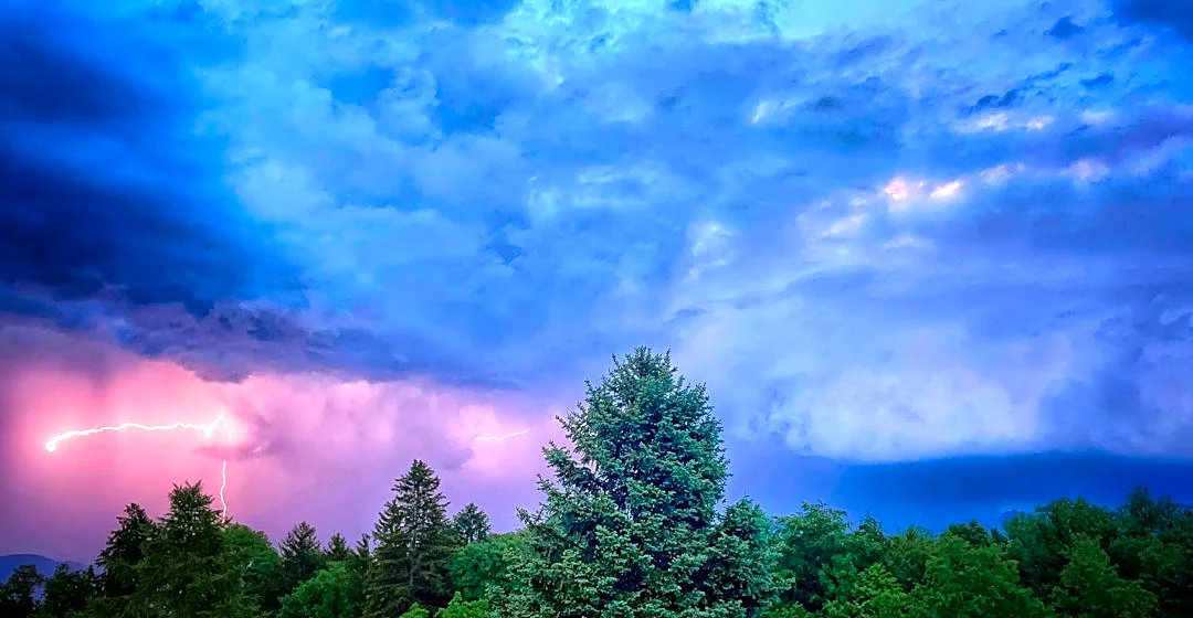 Wisconsin Couple Survives Lightning Strike, Marries