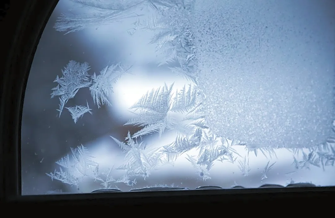 How to Quickly and Safely Defrost Your Car Windows