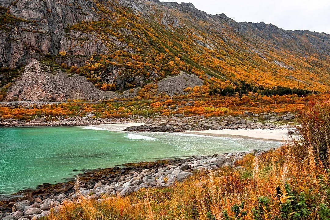 6 Smart Ways to Plan Fall and Holiday Travel Around Extreme Heat