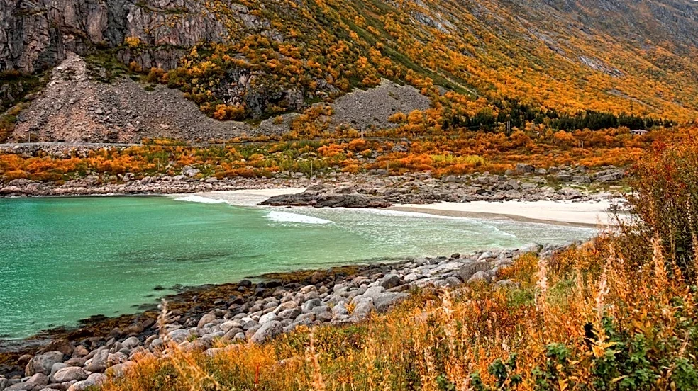 6 Smart Ways to Plan Fall and Holiday Travel Around Extreme Heat