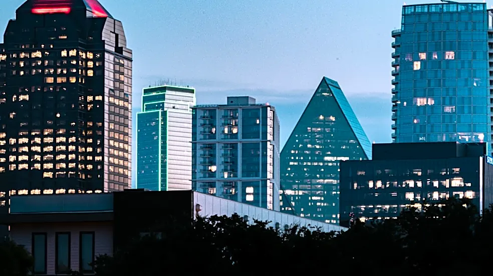 Sunny Skies and Poor Air Quality in Dallas Today