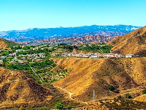 Santa Ana Winds Bring Fire Risks to Santa Clarita