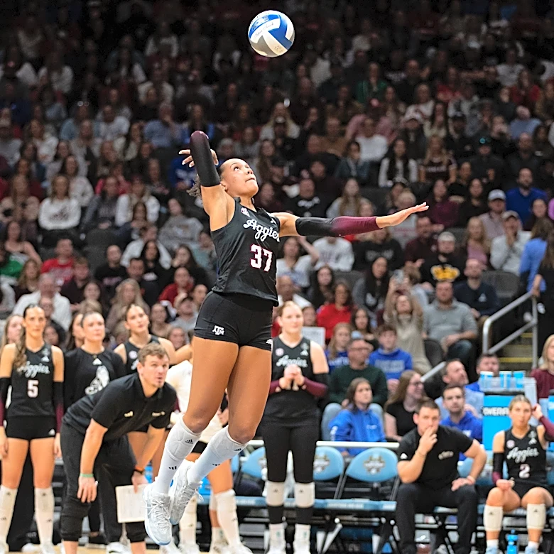 Errors doom No. 19 Texas A&M volleyball in loss to Wisconsin