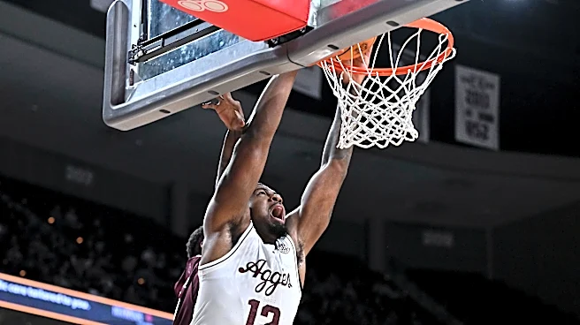 WATCH: Texas A&M freshman F impresses with one-handed dunk