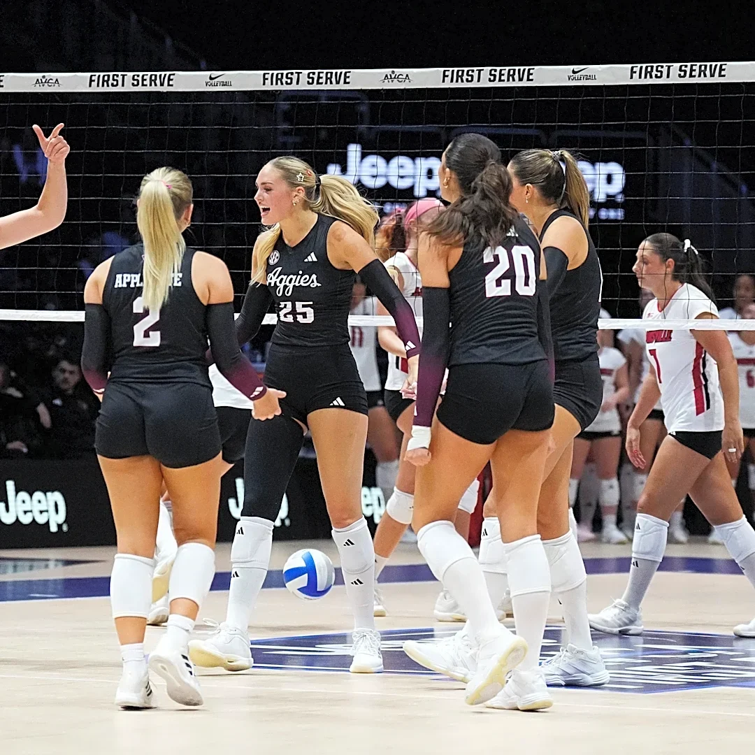 Texas A&M volleyball ends losing streak with win over Auburn