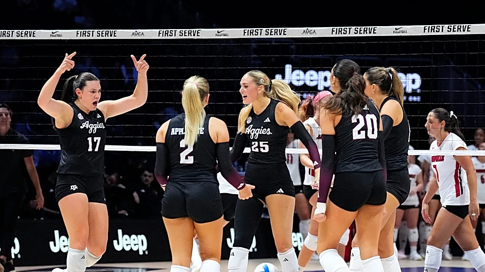 Texas A&M volleyball ends losing streak with win over Auburn