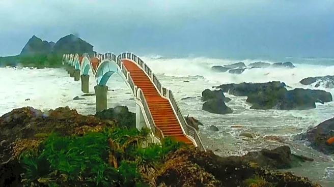 Typhoon Podul makes landfall in Taiwan