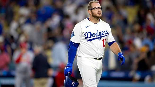 Dodgers' Max Muncy lands on IL again with oblique strain