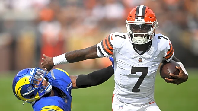 Huntley leads Browns to Szmyt's last-second field goal in a 19-17 preseason victory over the Rams
