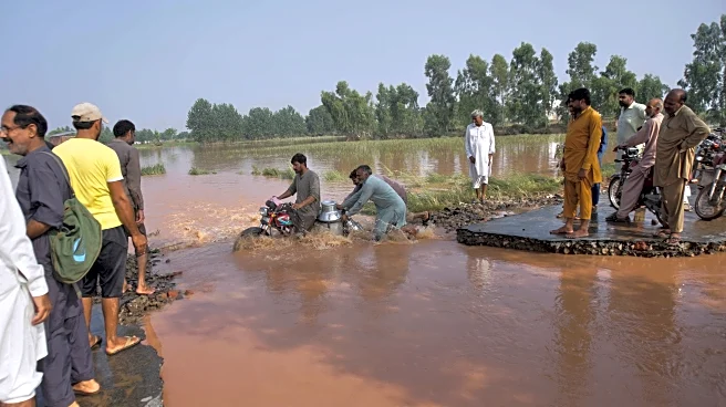 Floods in Pakistan's Punjab leave many without aid as rescuers race to evacuate