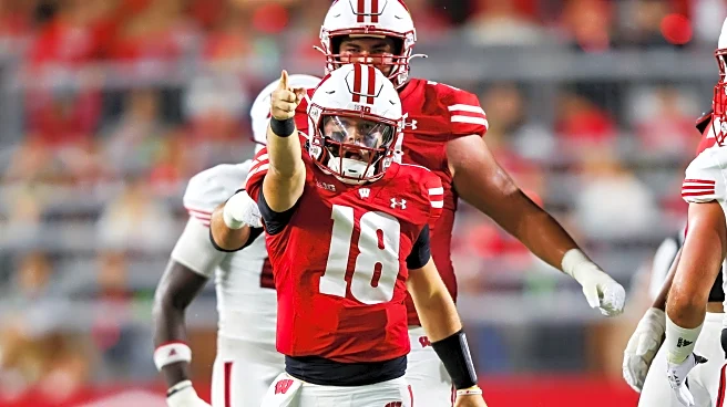 Wisconsin preparing to start O'Neil at QB in place of the injured Edwards against Middle Tennessee