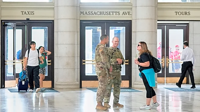 Signaling collaboration, DC mayor orders emergency operations center kept open to work with feds