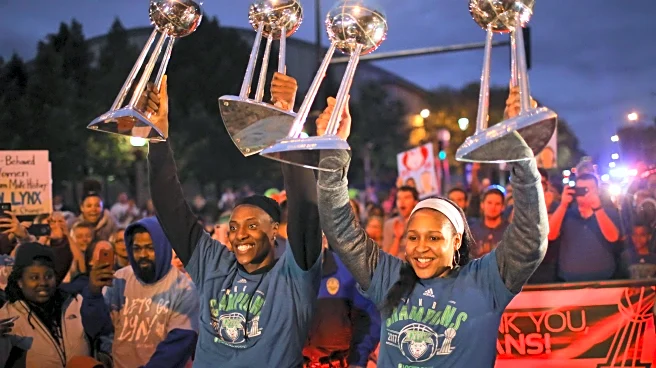 Lynx quartet: Moore and Fowles joining former Lynx teammates Whalen, Augustus in the Hall of Fame