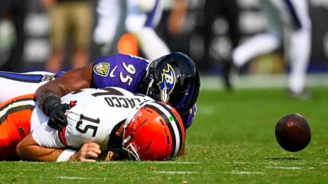 Jackson throws 4 TD passes, and the Ravens close strong in a 41-17 victory over the Browns