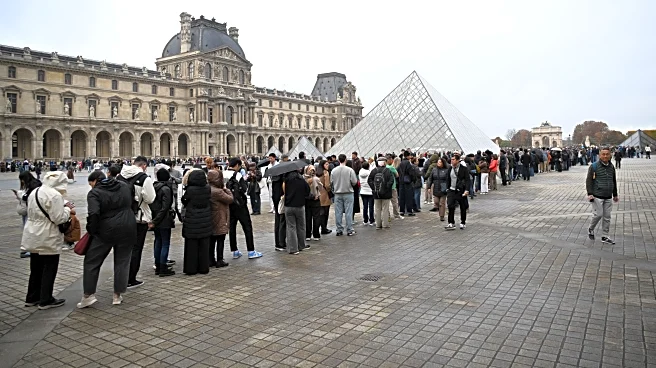 Louvre to remain closed one day after jewel heist