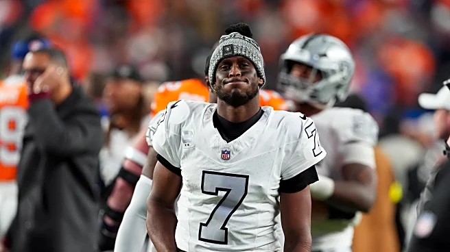 Geno Smith battered by relentless Denver defense in Raiders' 10-7 loss