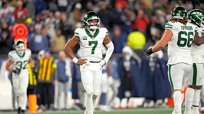 Jets coach Aaron Glenn frustrated after loss, leaves door open for QB change