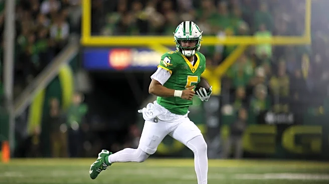 Dante Moore throws for 2 touchdowns and No. 7 Oregon routs Minnesota 42-13