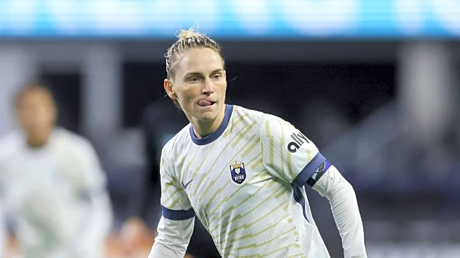 Jess Fishlock returns for another year with the Seattle Reign