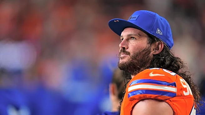 Less than 3 weeks after cancer surgery, Broncos' Alex Singleton is back in the game