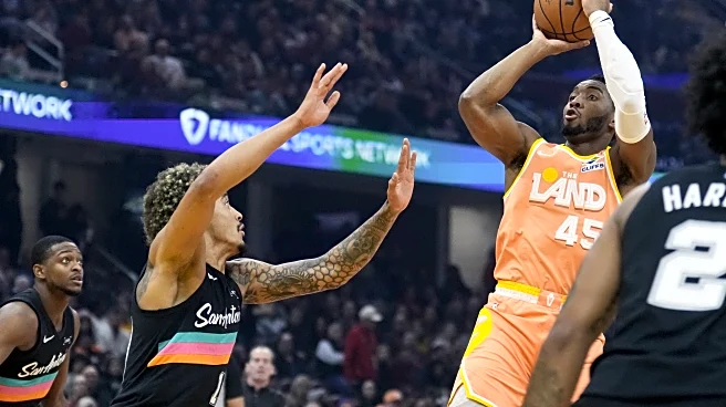 Donovan Mitchell scores 28 points, Cavaliers beat Spurs 130-117