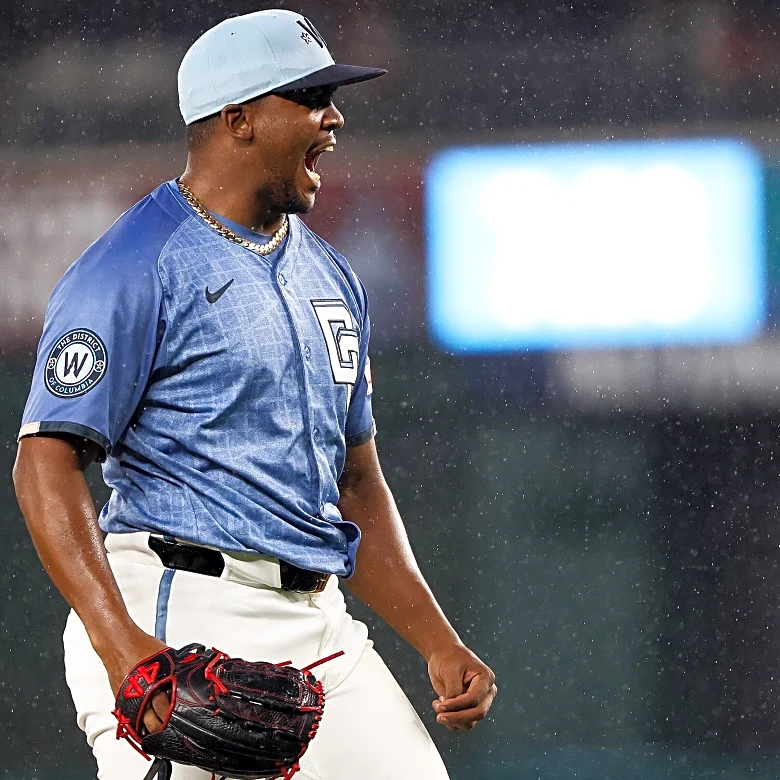 Mariners acquire left-handed reliever Jose A. Ferrer in a trade with the Nationals