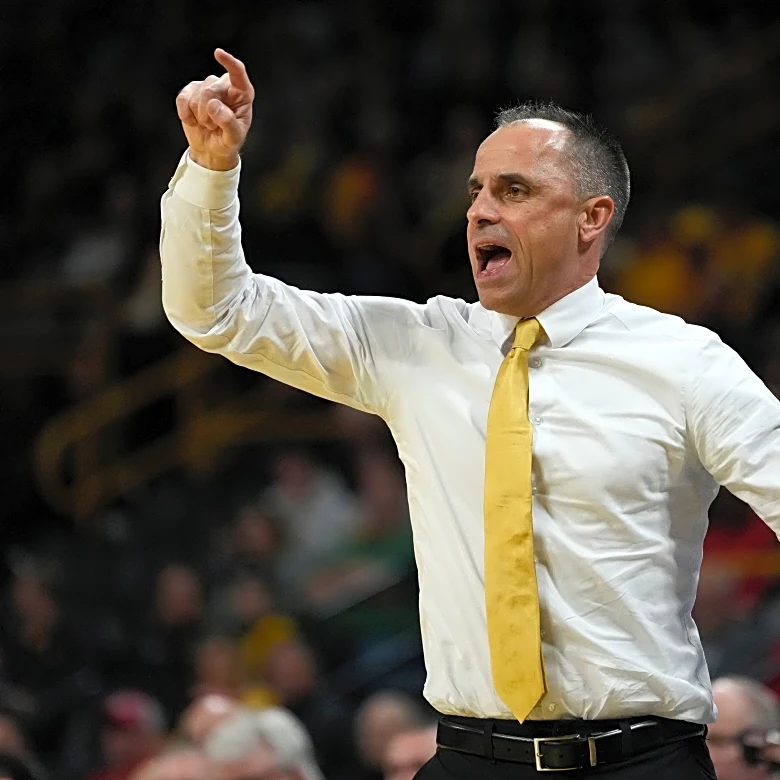 Bennett Stirtz scores 25 points and Iowa beats Maryland 83-64, gives Ben McCollum first Big Ten win