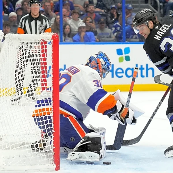 Sorokin stops 32 shots as Islanders shutout Lightning 2-0