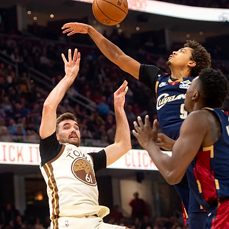 Pat Spencer scores career-high 19 in first NBA start as Warriors beat Cavaliers 99-94