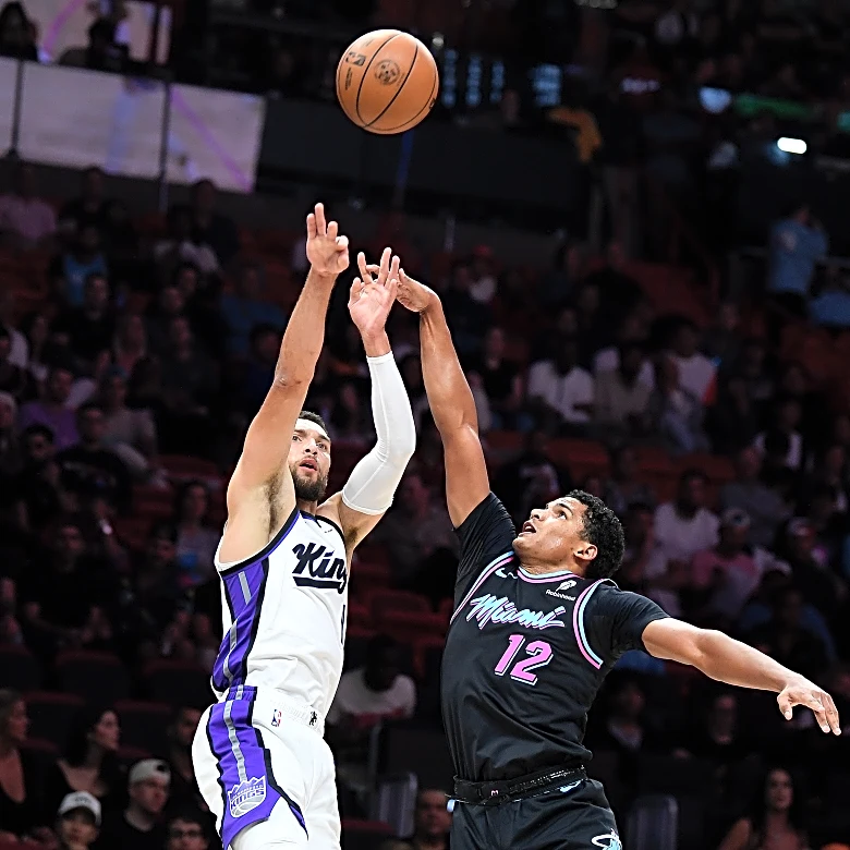 Zach LaVine scores 42, Kings top Heat 127-111 to snap four-game slide