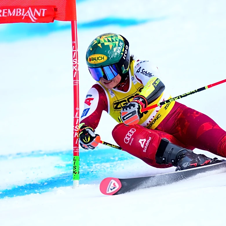 Julia Scheib of Austria uses strong final run to win giant slalom, Mikaela Shiffrin ties for 4th