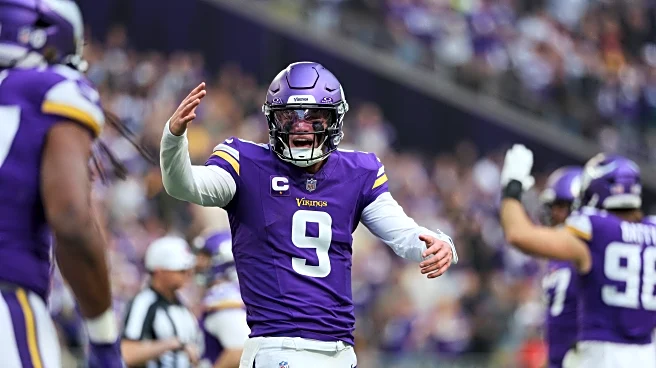 McCarthy, Vikings rebound with 31-0 win over reeling Commanders, who lose Daniels to injury again