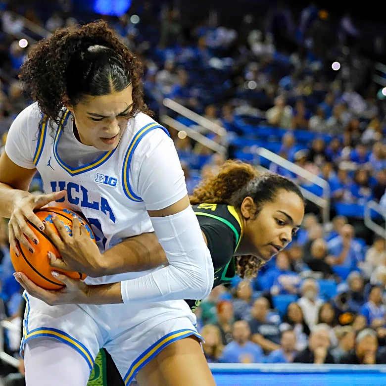 Lauren Betts leads No. 4 UCLA to 80-59 rout of Oregon in Big Ten opener