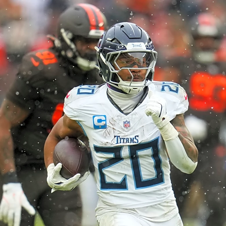 Tony Pollard runs for 161 yards and 2 TDs as Titans outlast Shedeur Sanders and Browns 31-29
