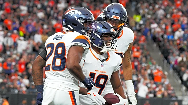 Broncos beat Raiders 24-17 to extend winning streak to 10 games as Geno Smith injured