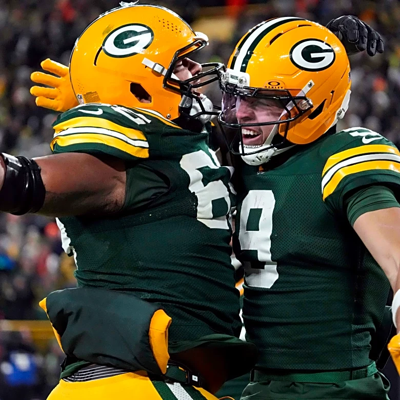 Keisean Nixon's game-sealing INT helps Packers beat Bears 28-21 to take over NFC North lead