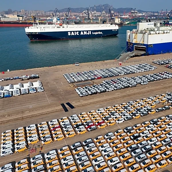 China's exports grow 5.9% in November, while US shipments drop 29%