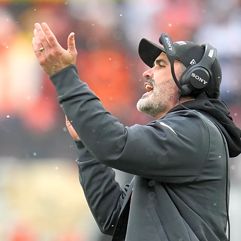 Sanders named Browns' starting QB for rest of season as decisions about 2-point plays still debated