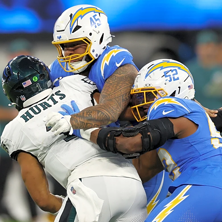 Jalen Hurts' turnovers doom Eagles in 3rd straight loss, raising championship concerns in Philly